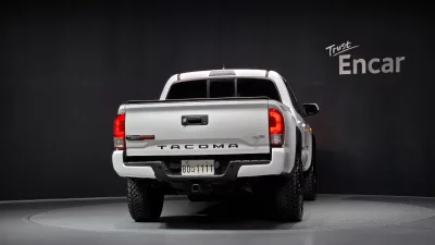 Toyota TACOMA