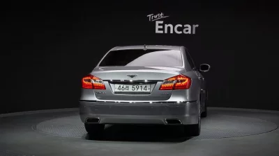 Hyundai Genesis