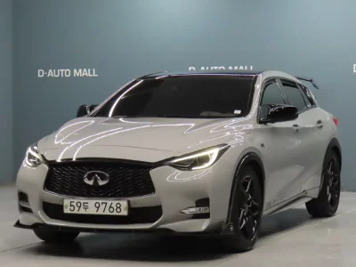 Infiniti Q30