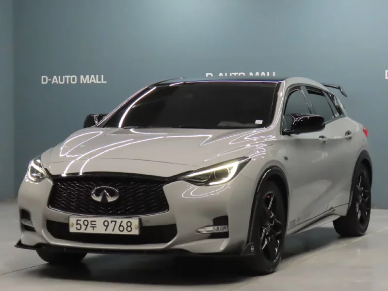 Infiniti Q30