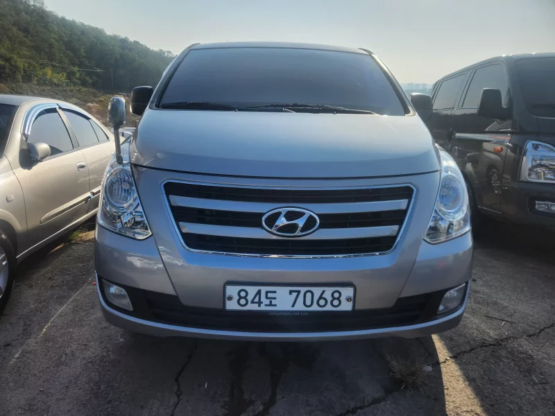 Hyundai Starex