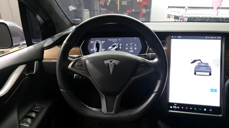 Tesla MODEL X