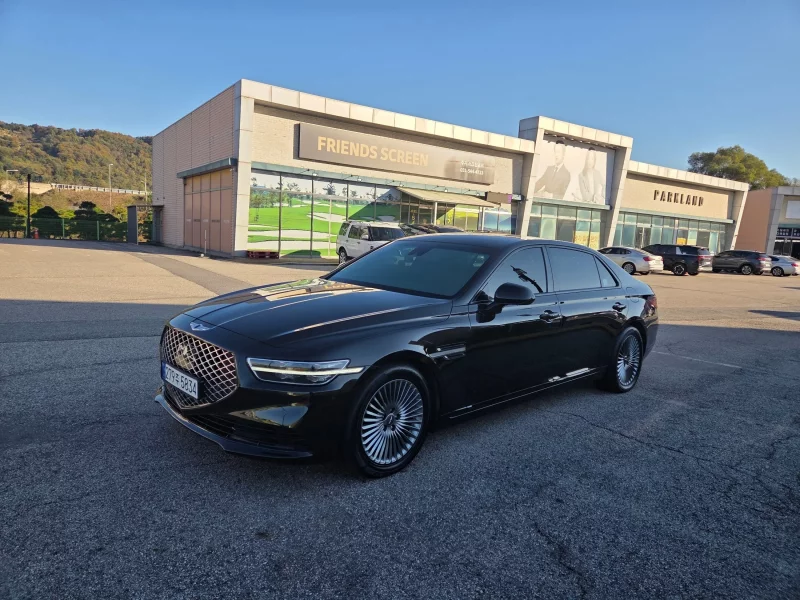 Genesis G90