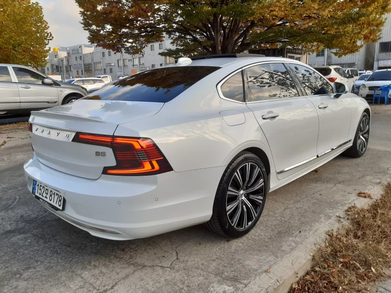 Volvo S90