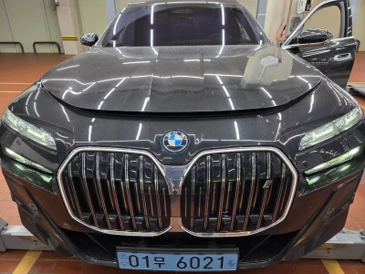 BMW i7