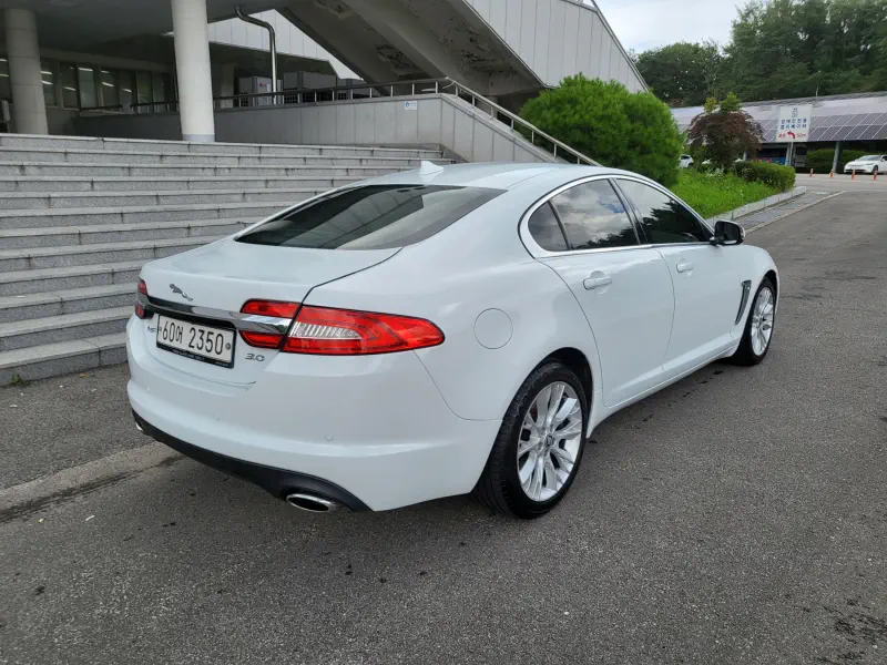 Jaguar XF