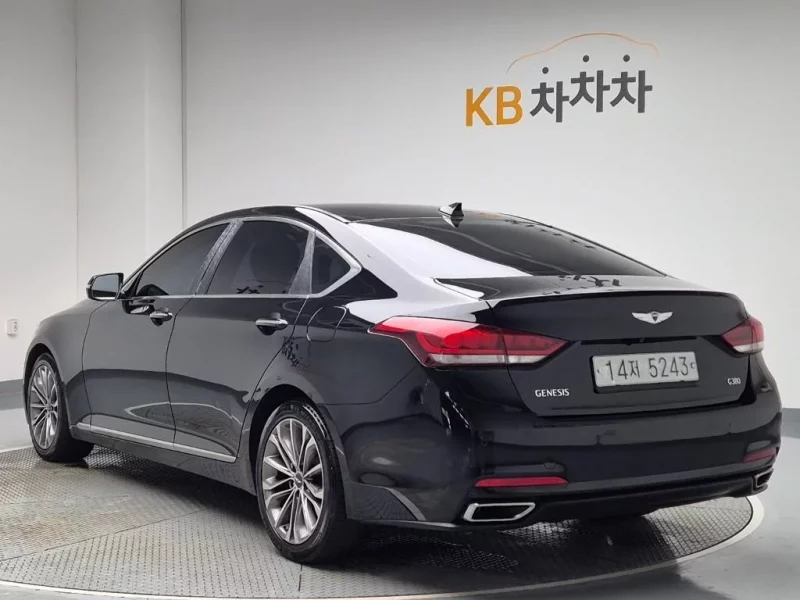 Hyundai Genesis