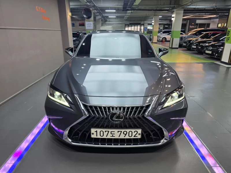 Lexus ES