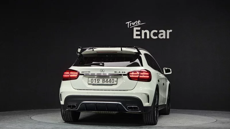 Mercedes-Benz GLA-Class