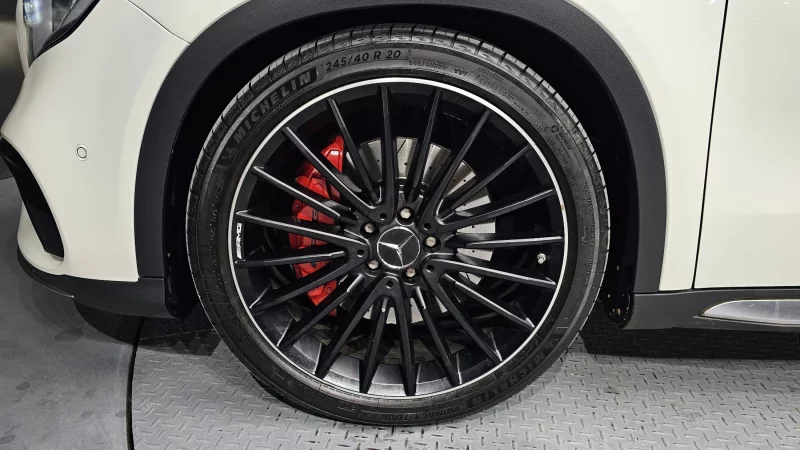 Mercedes-Benz GLA-Class