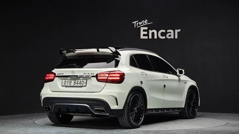 Mercedes-Benz GLA-Class