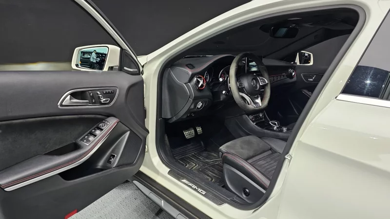 Mercedes-Benz GLA-Class