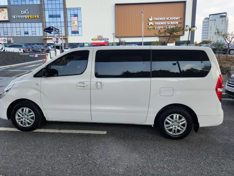 Hyundai Starex