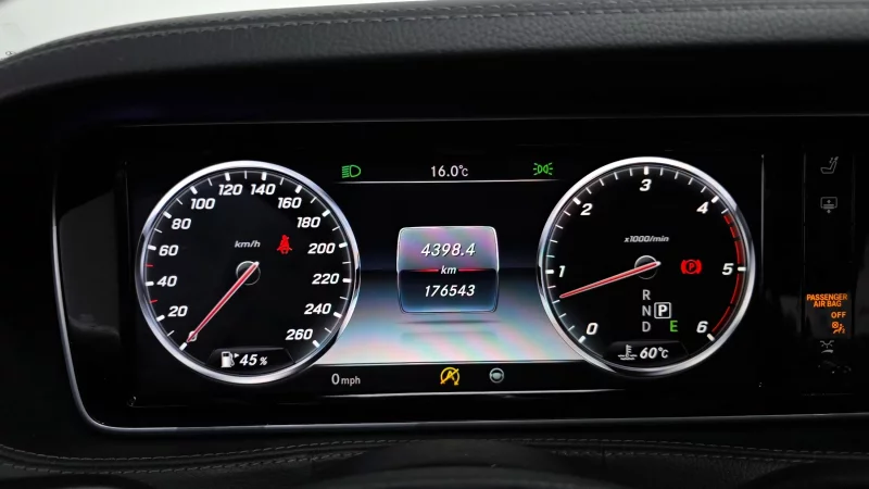 Mercedes-Benz S-Class