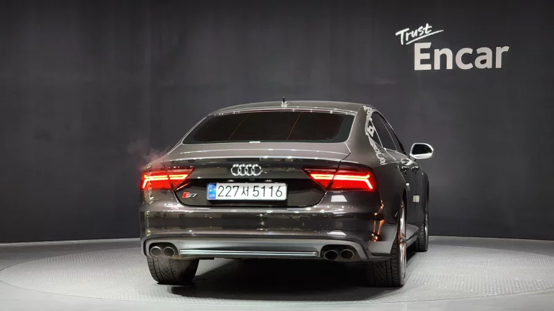 Audi S7