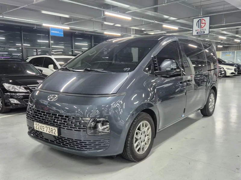 Hyundai Staria