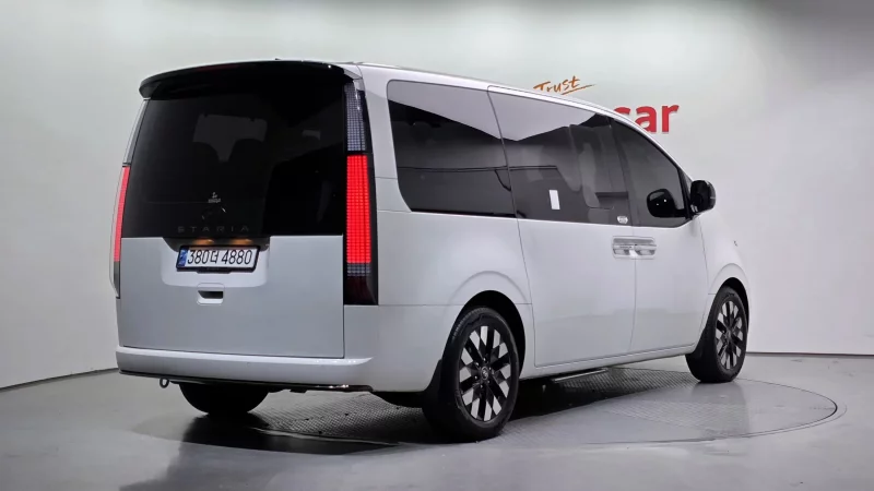 Hyundai Staria