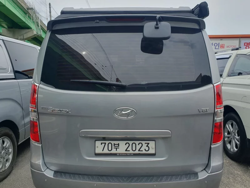 Hyundai Starex