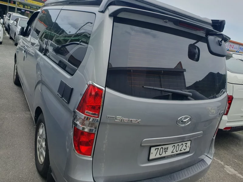 Hyundai Starex