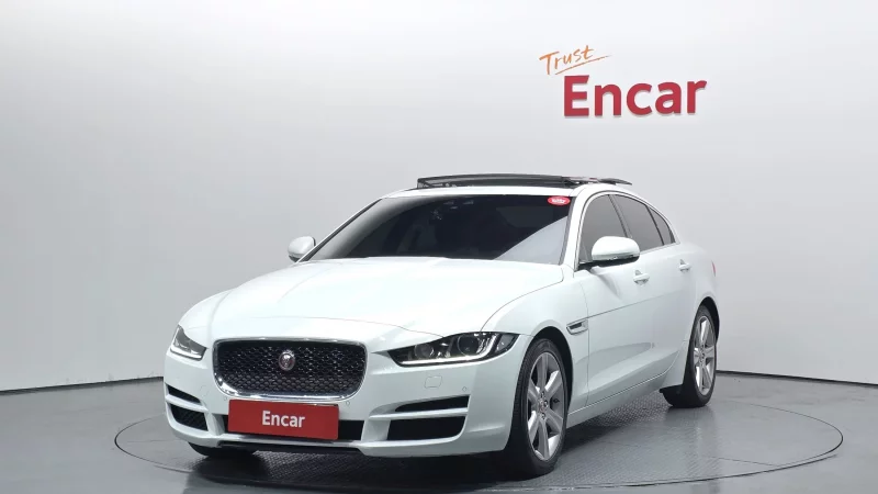 Jaguar XE
