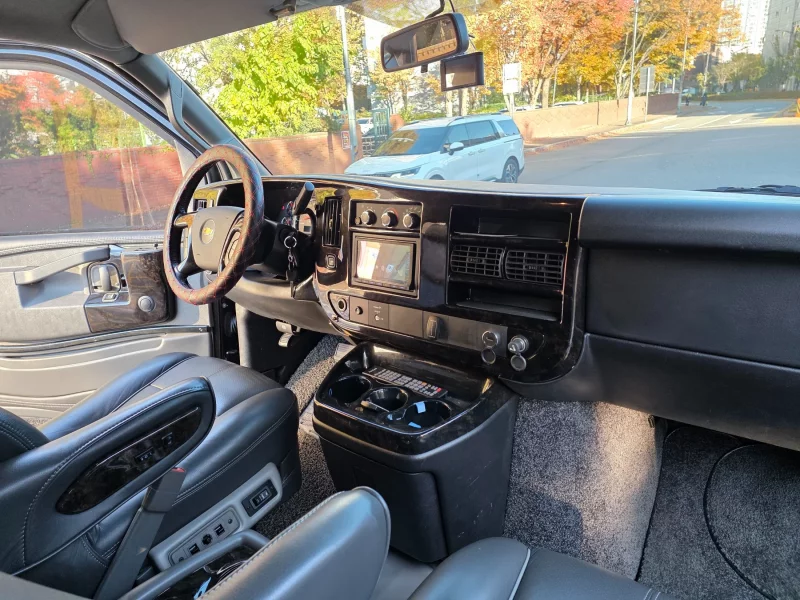 Chevrolet Express Van