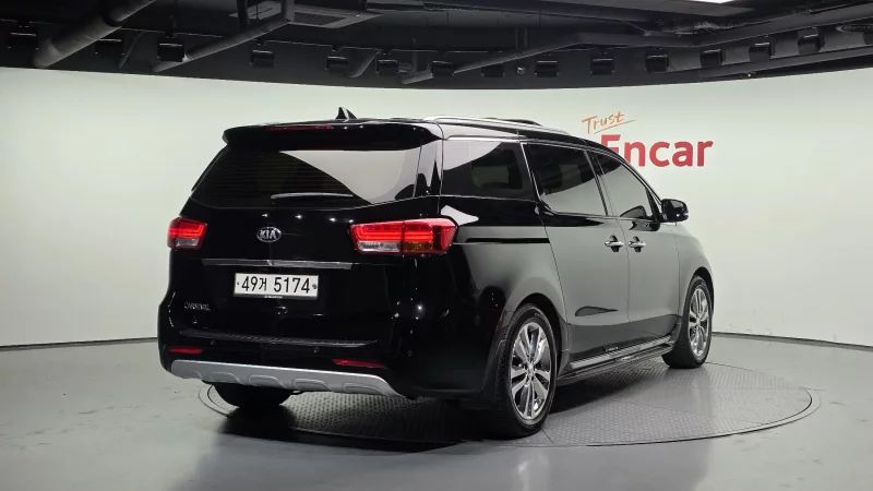 Kia Carnival