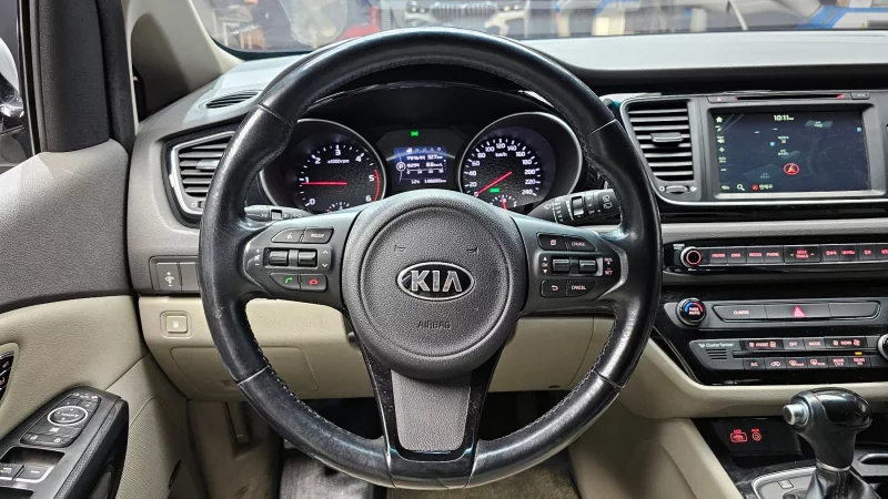 Kia Carnival