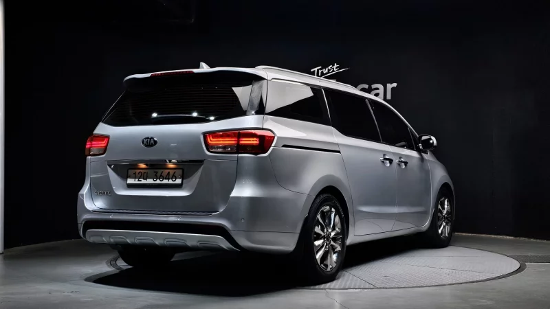 Kia Carnival