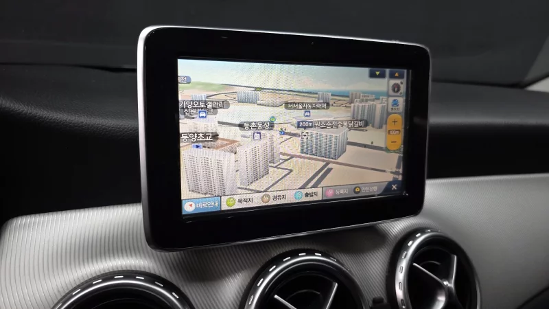 Mercedes-Benz GLA-Class