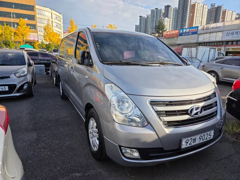 Hyundai Starex