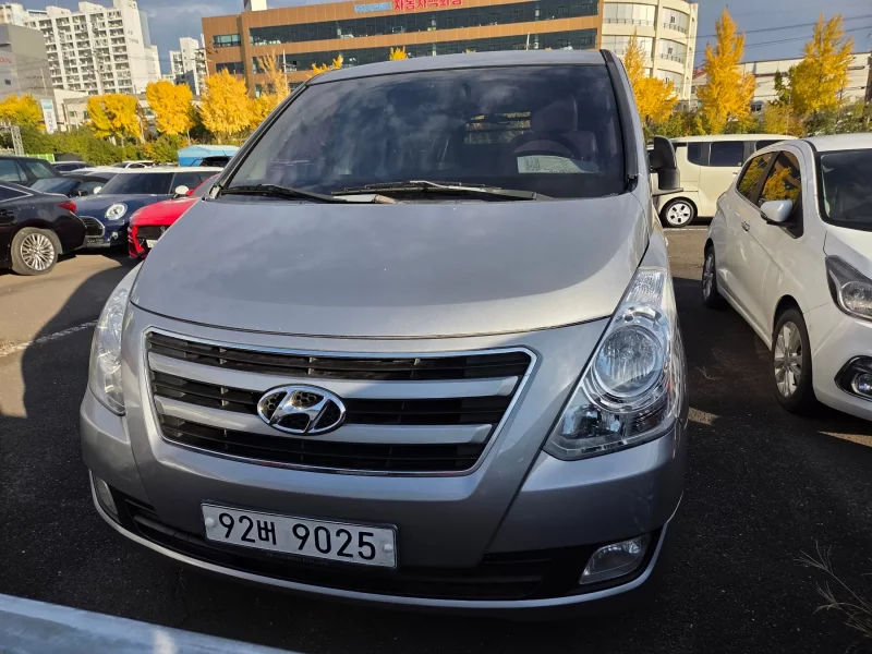 Hyundai Starex