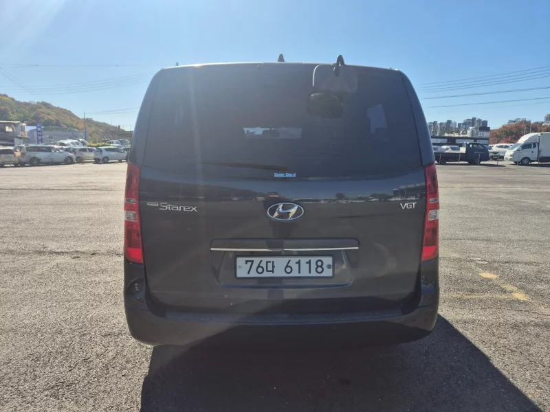 Hyundai Starex