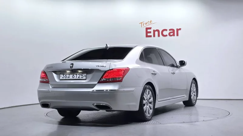 Hyundai Equus