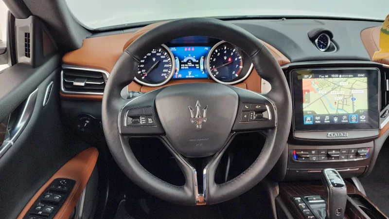 Maserati GHIBLI