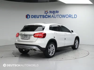 Mercedes-Benz GLA-Class