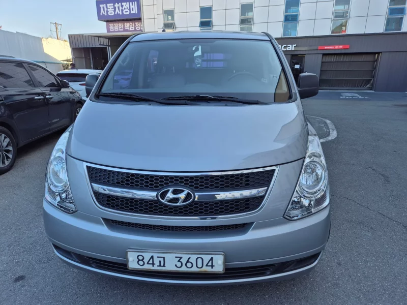 Hyundai Starex