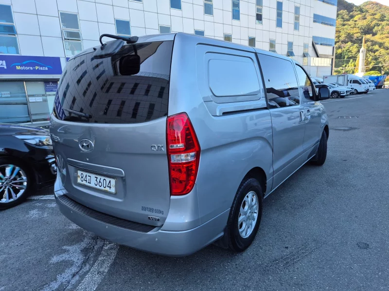 Hyundai Starex