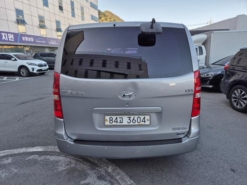 Hyundai Starex