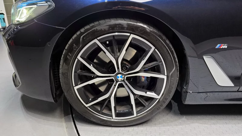 BMW 5-Series