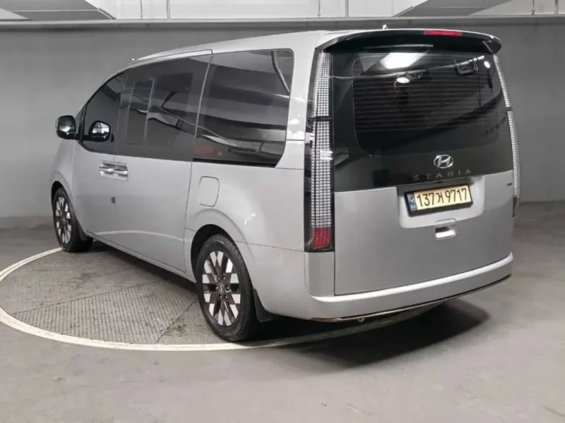 Hyundai Staria