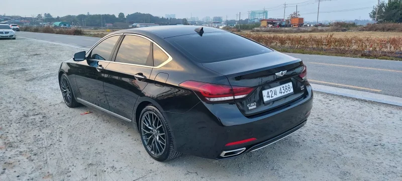 Hyundai Genesis