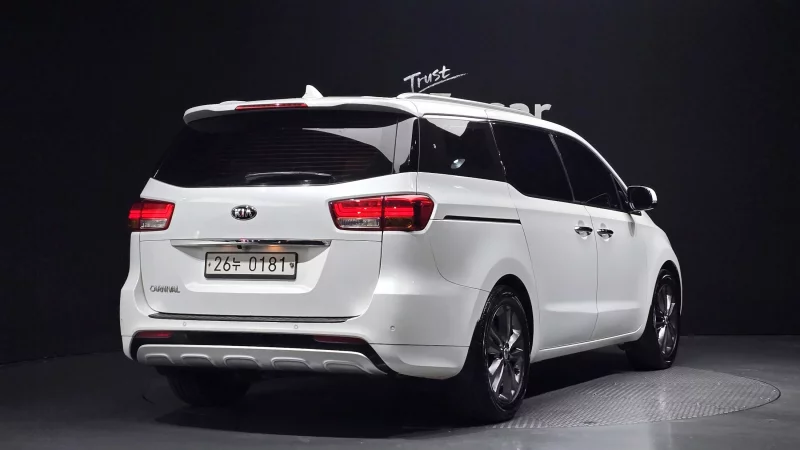 Kia Carnival