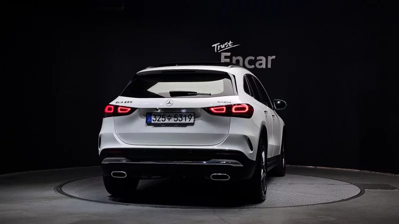 Mercedes-Benz GLA-Class