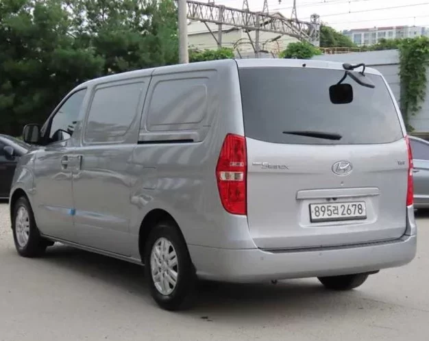 Hyundai Starex