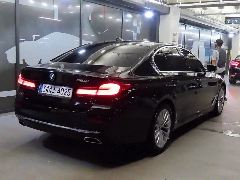 BMW 5-Series