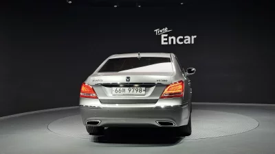 Hyundai Equus