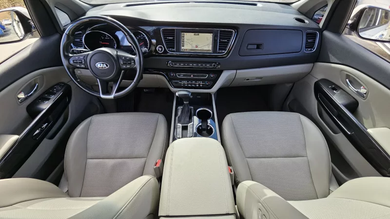 Kia Carnival
