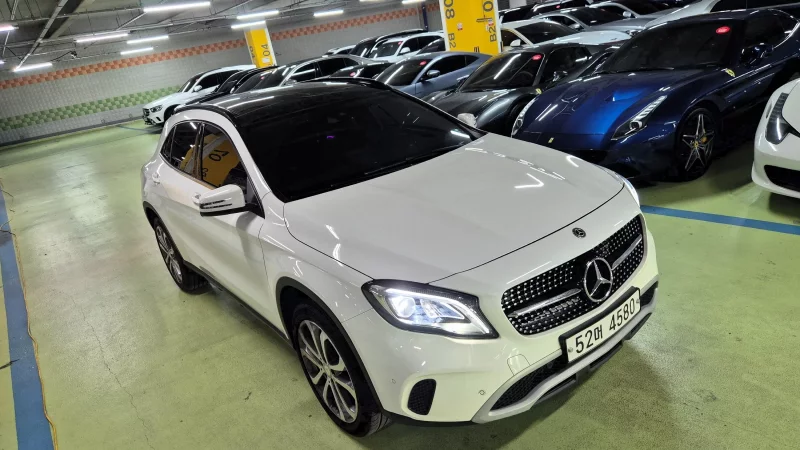 Mercedes-Benz GLA-Class