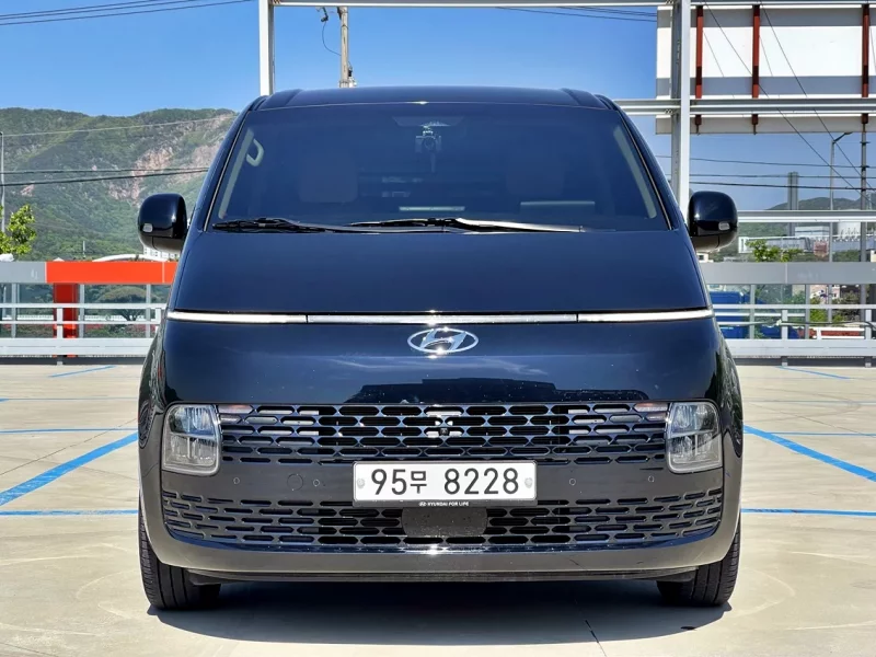 Hyundai Staria