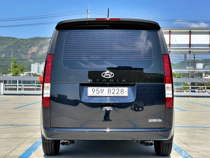 Hyundai Staria